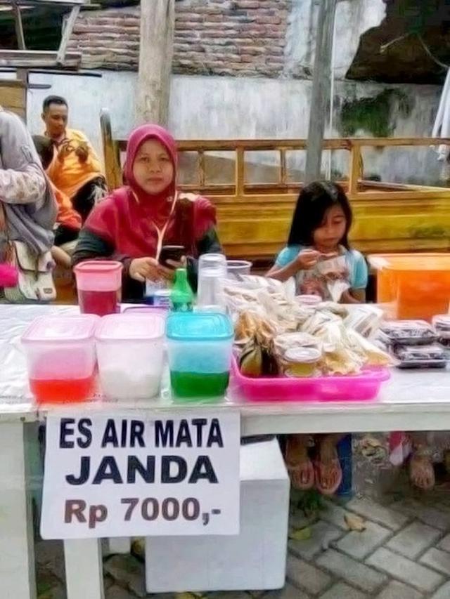 6 Tulisan Jualan Es Segar Buat Takjil di Pinggir Jalan Ini Kocak