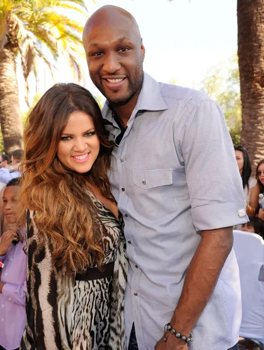 Lamar Odom mengaku berselingkuh dari Khloe Kardashian di tahun ketujuh pernikahan. Meski tak berpisah karena isu perselingkuhan, keduanya resmi cerai di tahun 2016. (Kevin Mazur/WireImage/USMagazine)