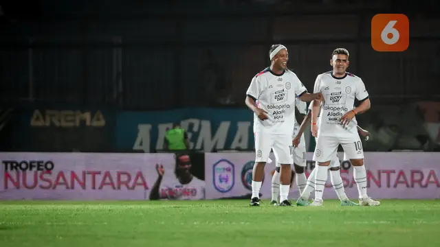 Foto: Aksi Duet Ronaldinho - Gonzales Bersama Rans Nusantara FC, Sama-sama Pakai Nomor 10