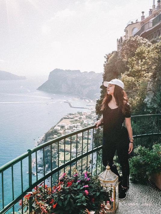 FOTO: Gaya Nikita Willy saat Pakai Topi, Tampil Modis dan ...