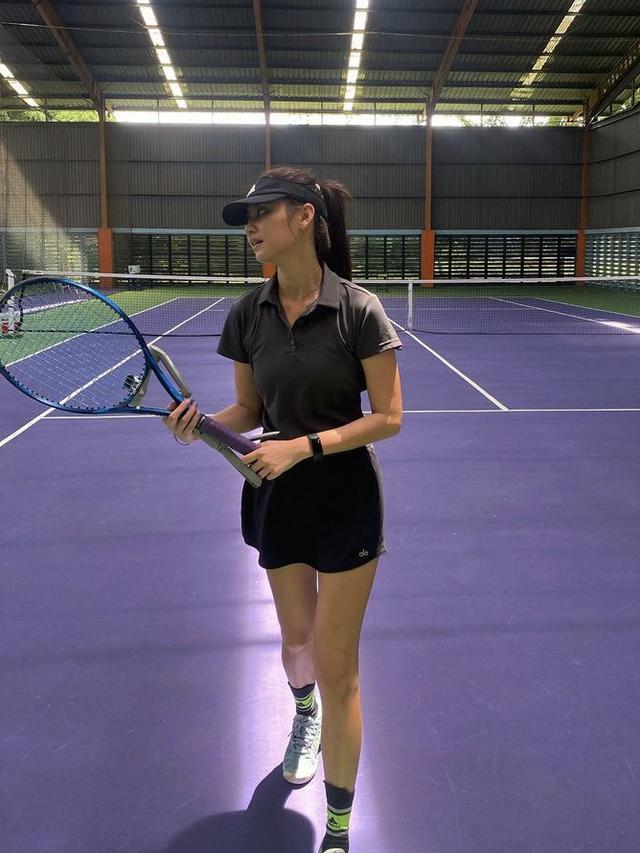 Penampilan Gege Elisa Aktris Berwajah Oriental