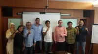 Pengurus Besar Persatuan Renang Seluruh Indonesia (PB PRSI) secara resmi memperkenalkan Zoran Kontic sebagai pelatih tim nasional polo air putri Indonesia. (Bola.com/Zulfirdaus Harahap)