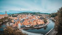 Romantic getaways on a budget. (Photo: Vlad Kiselov/Unsplash)