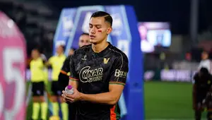 Bek Venezia, Jay Idzes saat menghadapi Lecce di pekan ke-13 Serie A 2024/2025 (Instagram/jayidzes)