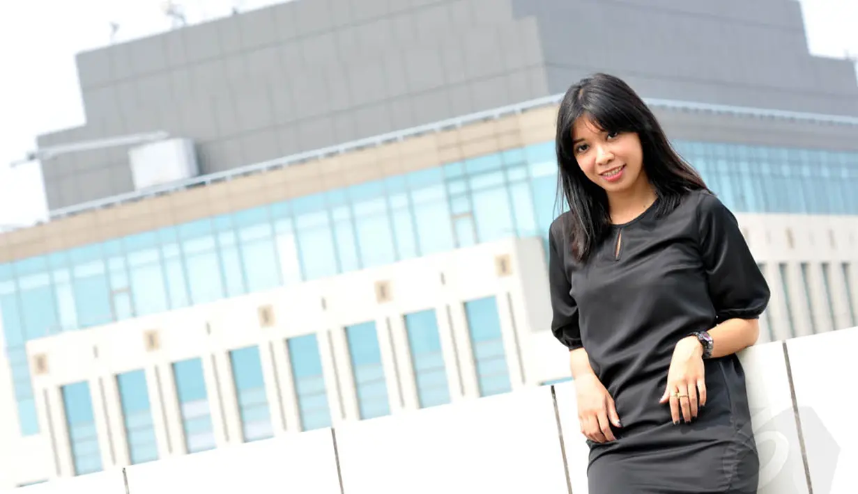 Keunikan lagu-lagu milik Puti Chitara adalah liriknya yang selalu menggunakan bahasa Inggris ketimbang bahasa Indonesia. (Liputan6.com/Panji Diksana)