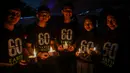 Earth Hour merupakan kampanye global yang diinisiasi organisasi nirlaba pelestarian lingkungan, World Wide Fund (WWF), yang mengajak semua orang untuk mematikan lampu selama satu jam atau 60 menit mulai pukul 20.30 hingga 21.30 waktu setempat. (JUNI KRISWANTO/AFP)