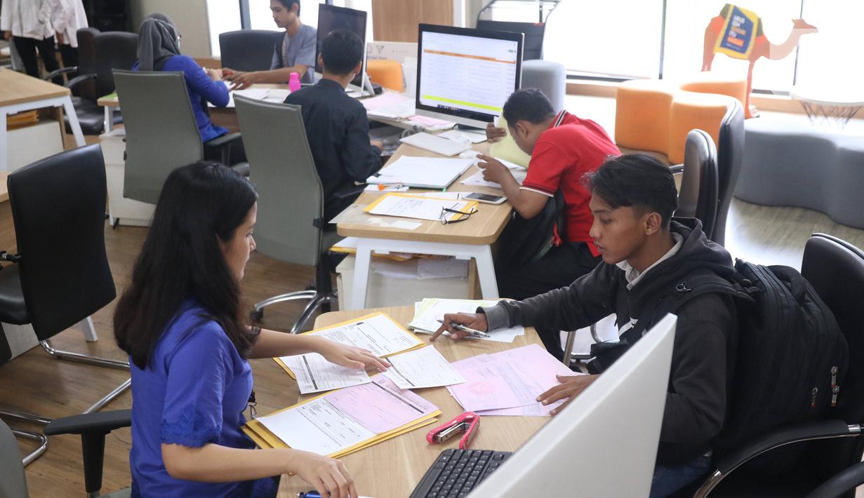 FOTO Pelayanan  Publik  di  Jakarta Tidak Terpengaruh 