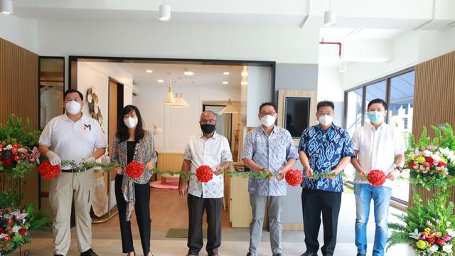 Henry Riady Advisor Lippo Cikarang, Lilies Surjono CMO Meikarta, Indra Azwar Head of PSAS, Johanes Tong COO Meikarta, Anwar Salim Executive Director LMI, Timothy Interior Consultant.