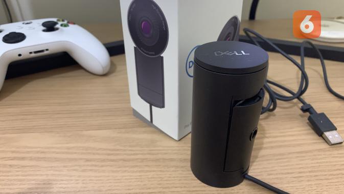 <p>Dell Pro 2K Webcam WB5023 tampil dengan bentuk silinder dan sederhana. (Liputan6.com/ Yuslianson)</p>