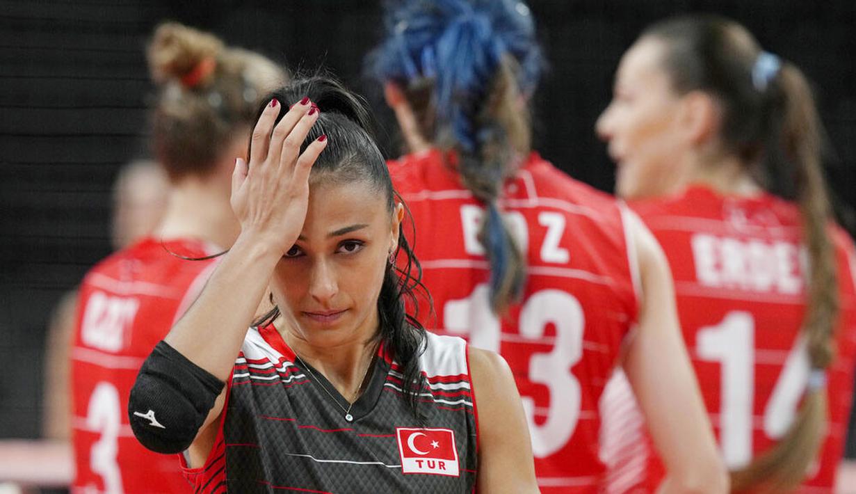 Kekalahan ini membuat langkah Turki terhenti di Olimpiade Tokyo 2020. Sementara Tim bola voli Korea Selatan lolos ke semifinal Olimpiade Tokyo dan menanti pemenang laga antara Brasil vs ROC (Rusia). (Foto: AP/Frank Augstein)