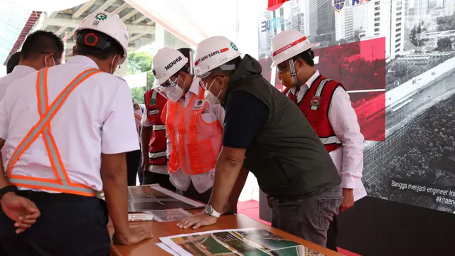 FOTO: Menhub Budi Karya Sumadi Tinjau Jembatan Bentang Panjang Dukuh Atas LRT Jabodebek
