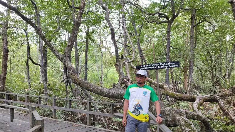 Wisata Mangrove Lati Tuo Paser Suguhkan Pesona Alam yang Asri dan Menyenangkan