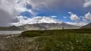 Pemandangan Gunung Muztagata di Dataran Tinggi Pamir, Daerah Otonom Uighur Xinjiang, China barat laut, 16 Juni 2020. (Xinhua/Gao Han)