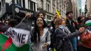 Protes pro-Palestina berlangsung hampir setiap hari di New York dan kota-kota lain. (Spencer Platt/Getty Images North America/Getty Images via AFP)