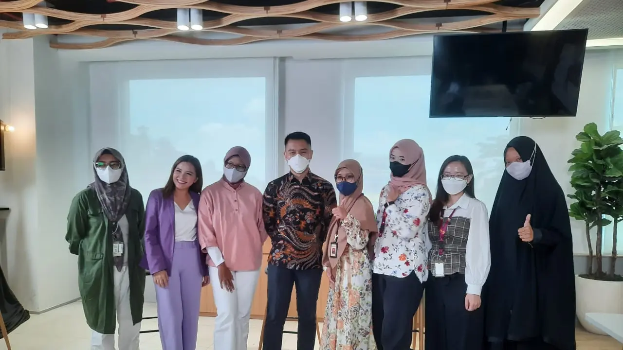 dr. Jeffrey bersama AstraZeneca