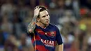 Ekspresi bintang Barcelona usai gagal membawa timnya menjadi juara Piala Super Spanyol di Stadion Camp Nou, Spanyol, Senin (17/8/2015). Barcelona kalah agregat gol 1-5 dari Athletic Bilbao. (Reuters/Albert Gea)