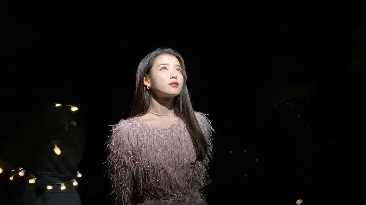 IU. (Instagram/ dlwlrma)