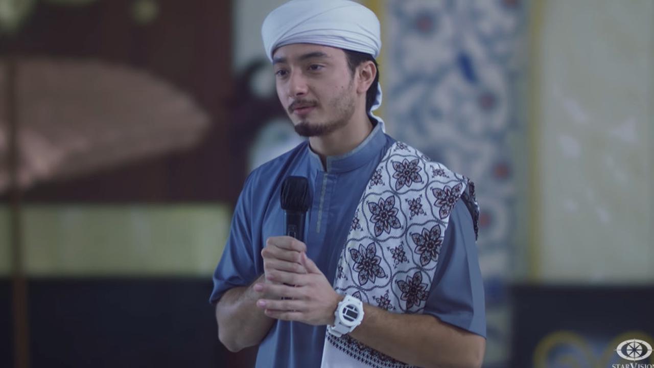 Tampil Bersorban, Ini 7 Potret Bryan Domani Perankan Ameer di Film 172 Days