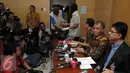 KPK berhasil menangkap tangan anggota DPRD DKI Jakarta M Sanusi dan seorang dari pihak swasta serta barang bukti Rp1,140 miliar yang diduga untuk melakukan suap terkait reklamasi pesisir utara Jakarta, Jakarta, Jumat (1/4). (Liputan6.com/Helmi Afandi)