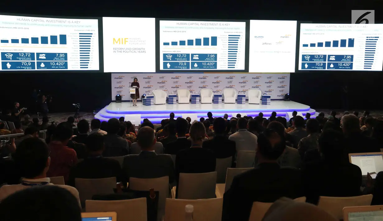 Suasana saat Menkeu Sri Mulyani memberi pemaparan dalam acara Mandiri Investment Forum (MIF) di Jakarta, Rabu (7/2). (Liputan6.com/Angga Yuniar)
