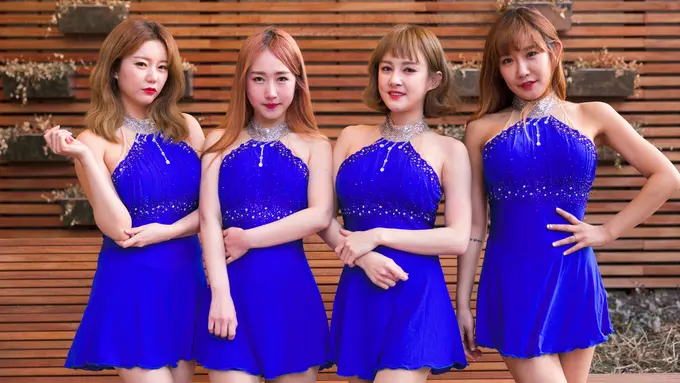 20170316-Girlband Korea Ini Habiskan Rp1 Miliar Untuk Operasi Plastik-AFP