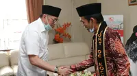 Mulyadi dan UAS bertemu saat menghadiri talkshow bersama di Universitas Fort de Kock, Bukittinggi. (Istimewa)