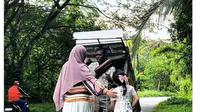 Viral Tukang Pijat Tunanetra di Sabang, Keliling Tawarkan Jasa Sambil Bawa Lemari. (dok.Instagram @ireztia/https://www.instagram.com/reel/DJ5r1nqTwEY/Henry)