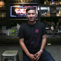 Pernikahan Chicco Jerikho dan Putri Marino yang terkesan mendadak di mata publik ini ternyata tidak bagi teman-teman di kalangan selebriti. Seperti halnya Gading Marten yang memang mengetahui perjalan cinta pasangan ini. (Daniel Kampua/Bintang.com)