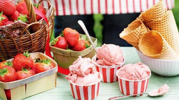  Resep  Homemade  Es  Krim  Stroberi 3 Bahan Lifestyle 