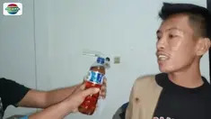 Dua oknum anggota Pol PP ditangkap saat tengah berpesta narkoba di Kantor Satpol PP Lampung Tengah. Dalam penggerebekan, polisi menyita sabu-sabu.