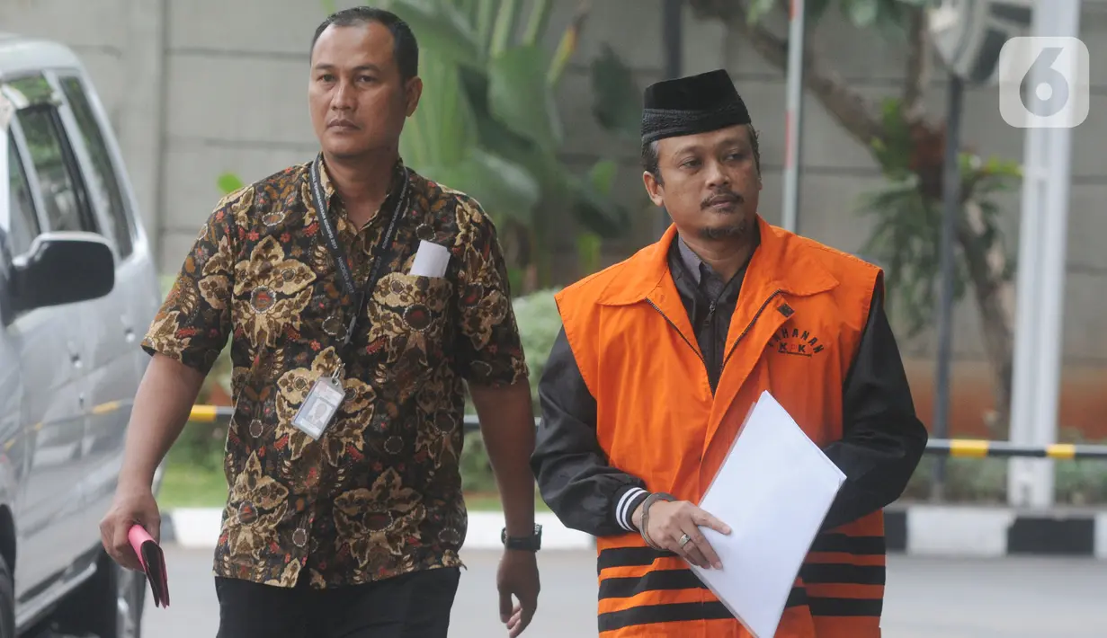 Pejabat Pembuat Komitmen di Satuan Kerja Pelaksanaan Jalan Nasional XII Balikpapan, Andi Tejo Sukmono tiba untuk pemeriksaan di Gedung KPK, Jakarta, Rabu (4/12/2019). Andi diperiksa sebagai tersangka suap pengadaan proyek jalan di Provinsi Kalimantan Timur tahun 2018-2019. (merdeka.com/Dwi Narwoko)