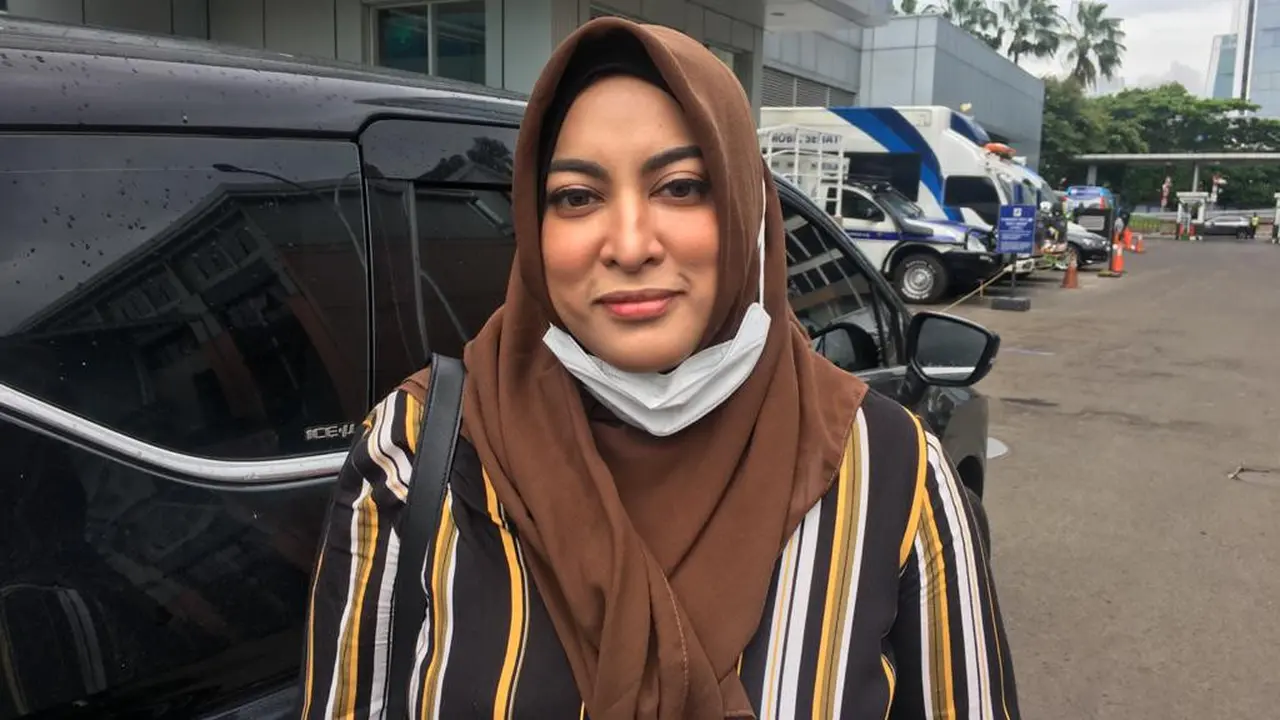 Jane Shalimar (ist/ Munady Widjaja)