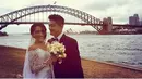 Saat ini Ayu tengah berada di Sydney, Australia, untuk melangsungkan film terbarunya bersama dengan Boy William. Namun, ada pemandangan baru di sana, yakni soal teman-teman baru Ayu yang merupakan orang bule. (Instagram/ayutingting92)