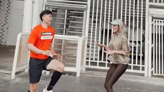 Lewat unggahan foto terbarunya di Instagram, Olla Ramlan terlihat asyik berolahraga dengan para sahabatnya. Ada Robby Purba hingga Reza Rahadian mereka terlihat antusias. (Liputan6.com/IG/@ollaramlan).