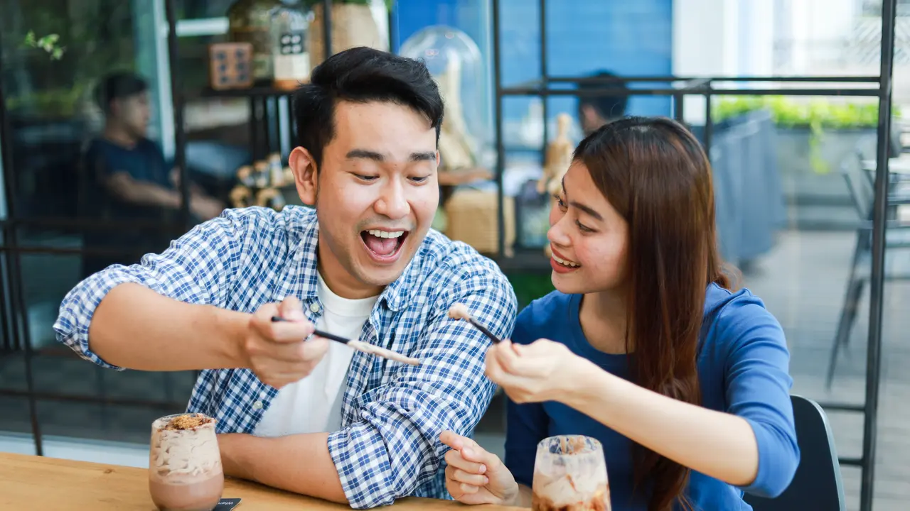 pasangan cinta