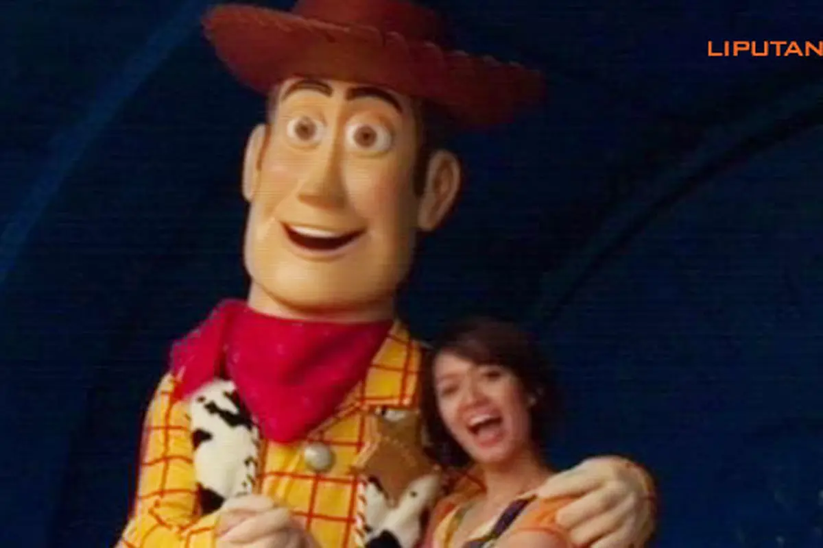 toys-stories-130910b.jpg
