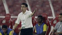 Pelatih Malaysia, Tan Cheng Hoe, saat melawan Indonesia pada laga kualifikasi Piala Dunia 2022 di SUGBK, Jakarta, Kamis (5/9). Indonesia takluk 2-3 dari Malaysia. (Bola.com/M Iqbal Ichsan)