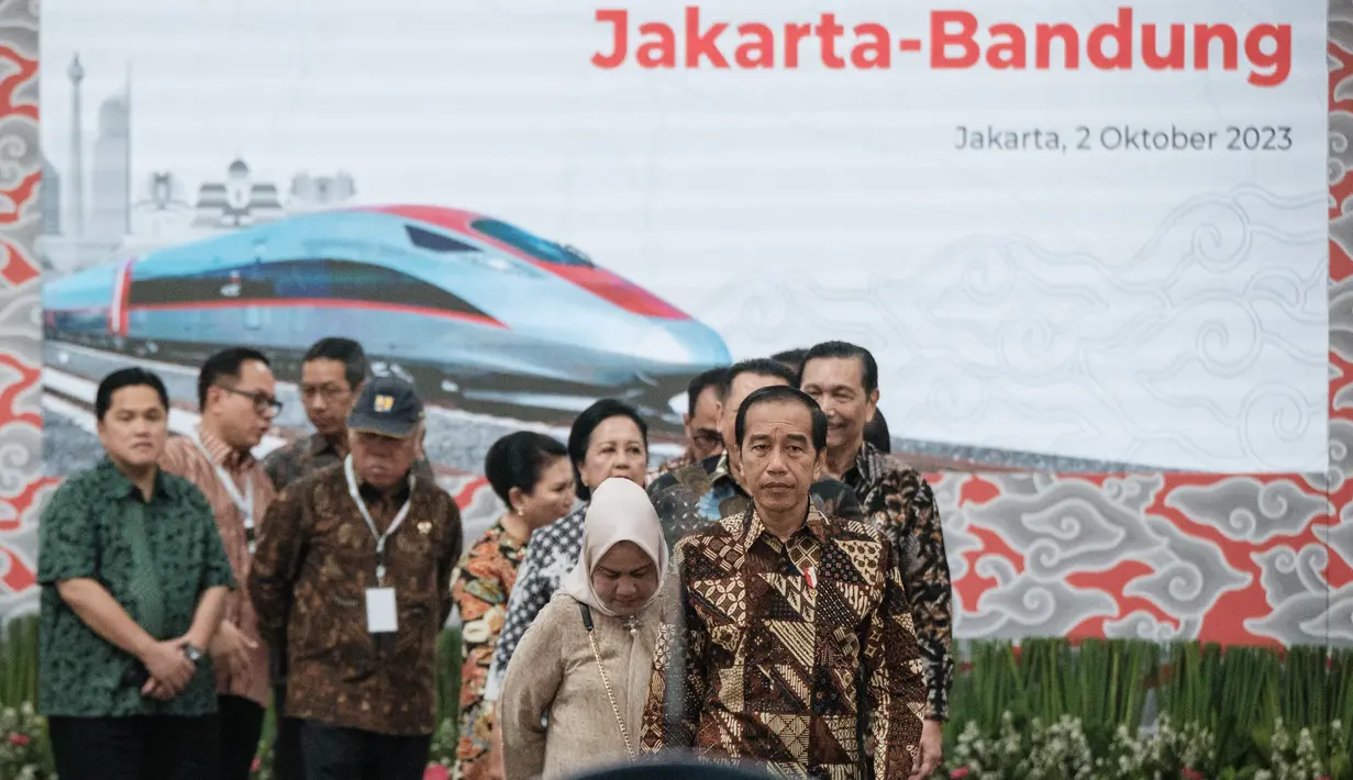 Jokowi mengatakan, ini menjadi kereta cepat pertama di Indonesia dan Asia Tenggara. (Yasuyoshi CHIBA / AFP)