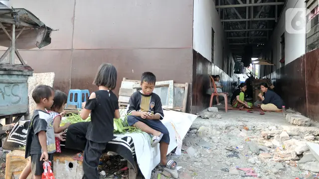 Melihat Lebih Dekat Kehidupan Warga Kampung Akuarium