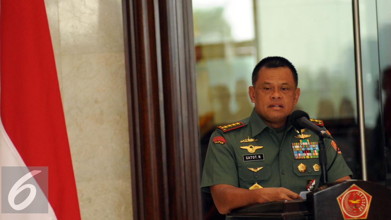 20160330-Panglima-TNI-Serahkan-SPT-Pajak-HEL