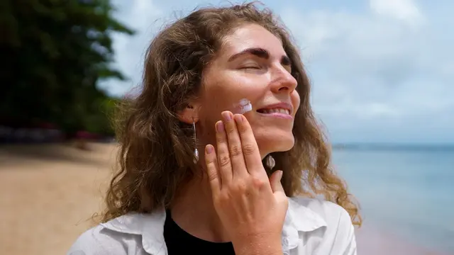 Physical Sunscreen vs Chemical Sunscreen, Mana yang Lebih Baik? - 1