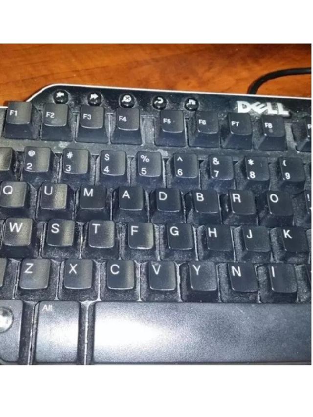 6 Kelakuan Jahil Teman Kantor Ini Bikin Geleng Kepala