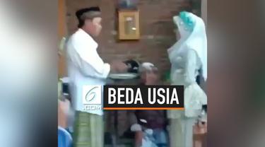 Viral di media sosial, pernikahan beda usia yang kembali terjadi di Indonesia. Pernikahan beda usia ini terjadi di Lombok Barat, beda usia pengantin terpaut sangat jauh. Pengantin laki-laki berusia 57 tahun, sementara pengantin perempuan berusia 16 t...