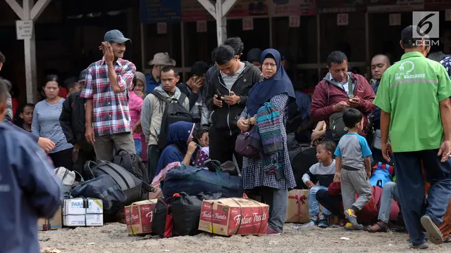 H-6 Lebaran, Calon Pemudik Padati Terminal Bayangan Lebak Bulus