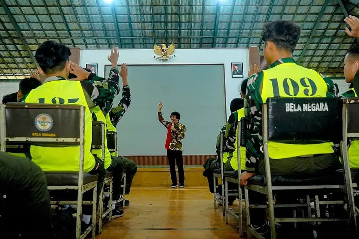 Barak Militer Dedi Mulyadi