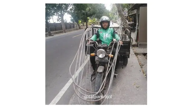 Model Kendaraan Driver Ojek Online Saat Bawa Penumpang Ini Bikin Ngakak