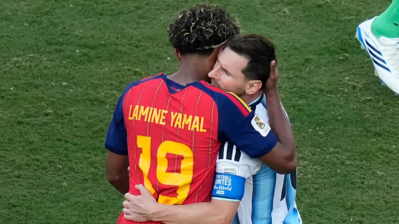 Lamine Yamal, Lionel Messi,