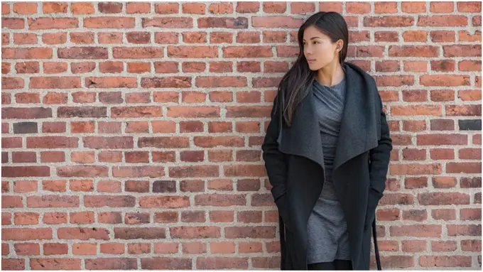 Nggak Cuma Menghangatkan, Pakai Long Coat di Momen Ini Bisa Bikin Penampilan Makin Sempurna