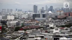 Pemukiman padat penduduk di kawasan Mangga Dua, Pademangan, Jakarta Utara, Jumat (25/2/2022). Presiden Joko Widodo telah meneken Instruksi Presiden (Inpres) Nomor 1 Tahun 2022 tentang Optimalisasi Pelaksanaan Program Jaminan Kesehatan Nasional (JKN). (Liputan6.com/Johan Tallo)