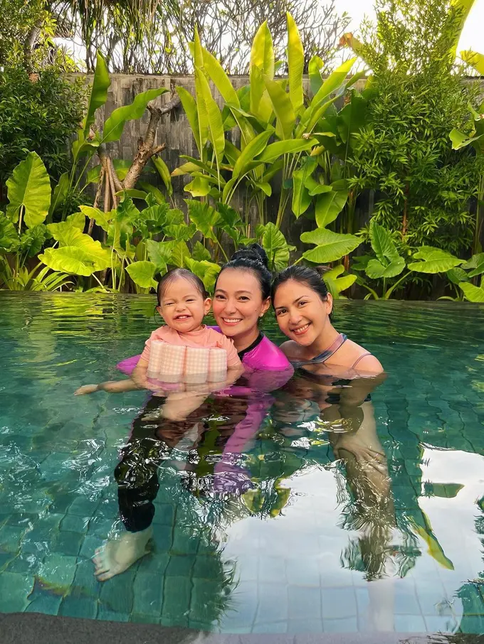 Asmirandah dan Chloe